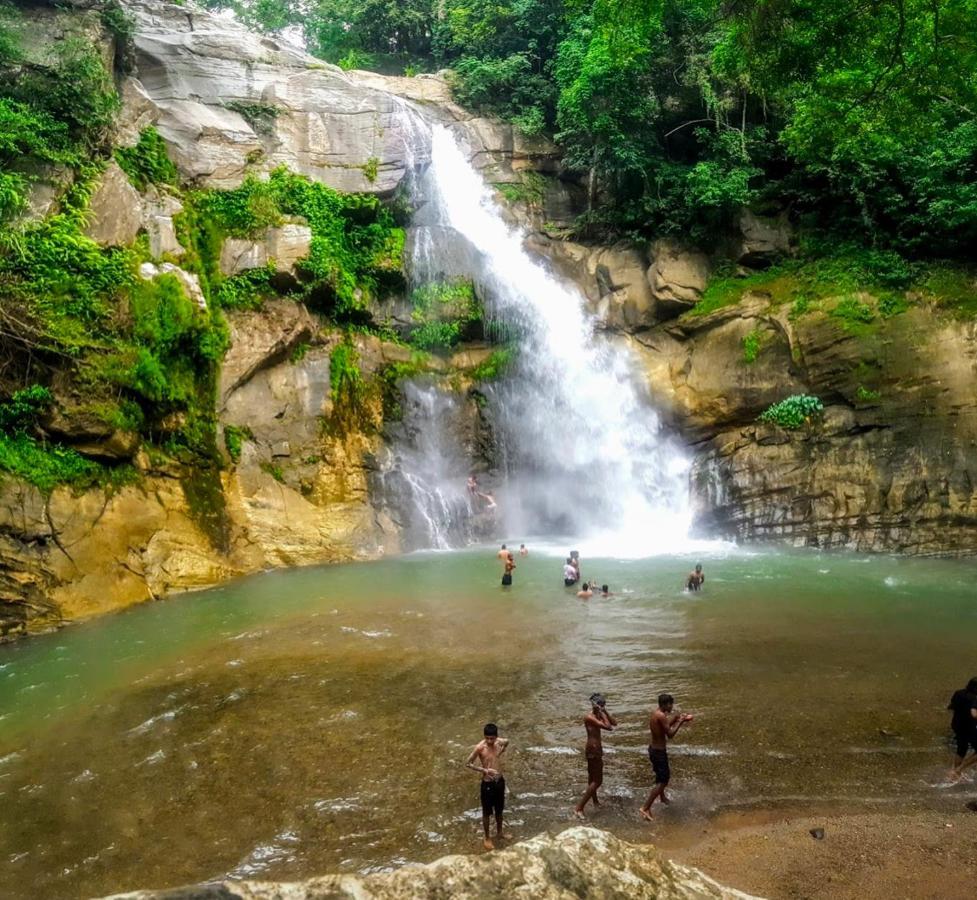 Bindu Homestay Wellawaya Luaran gambar