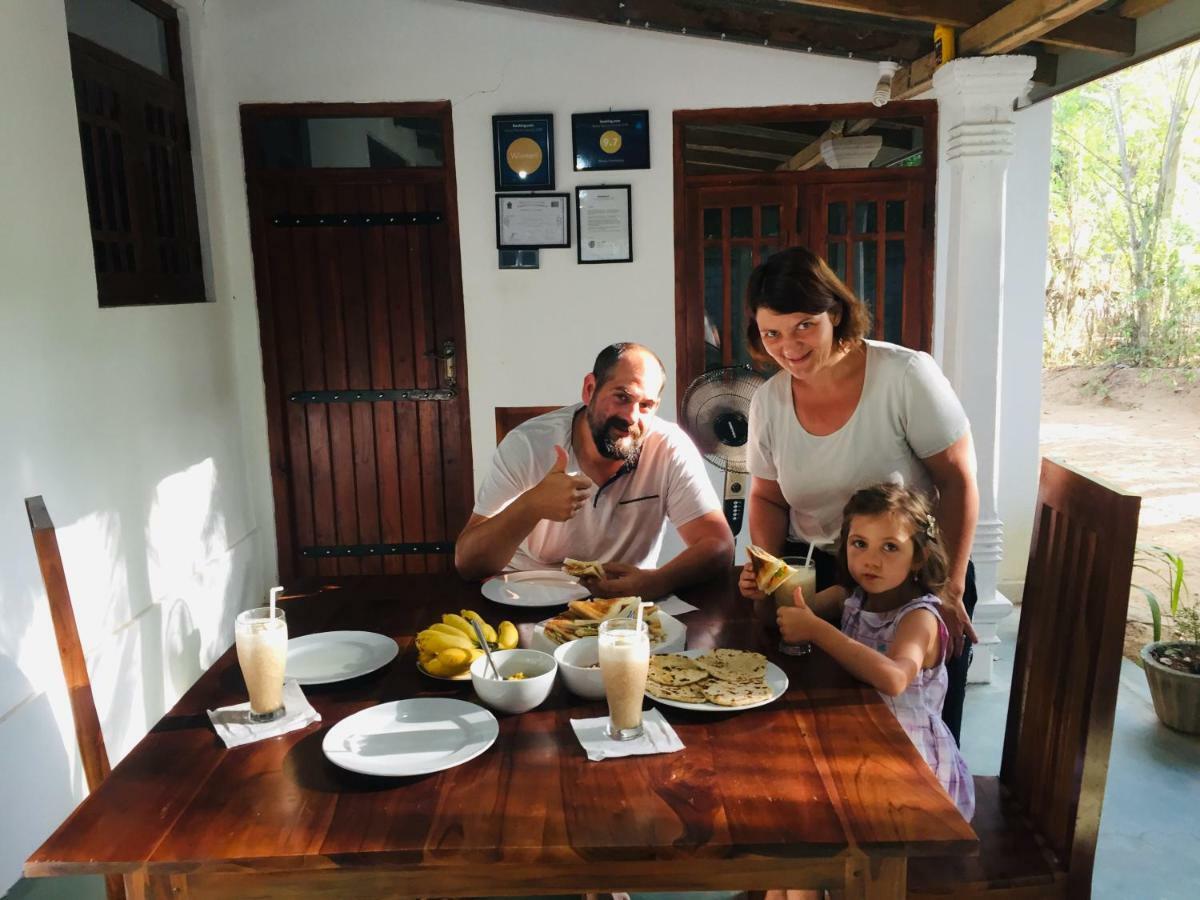 Bindu Homestay Wellawaya Luaran gambar